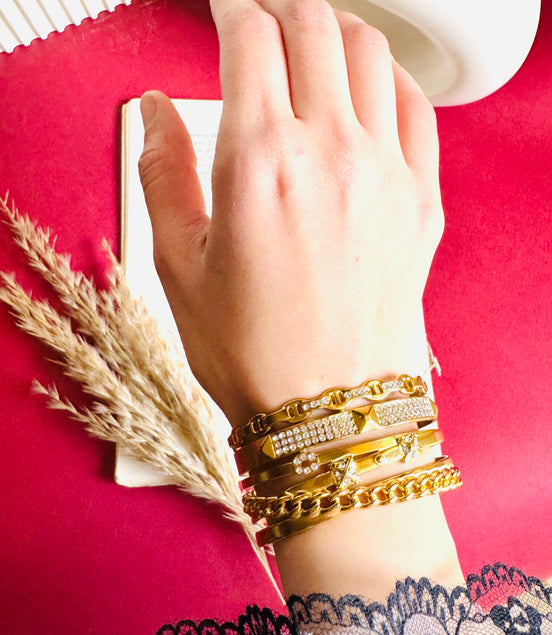 Trendy bangle