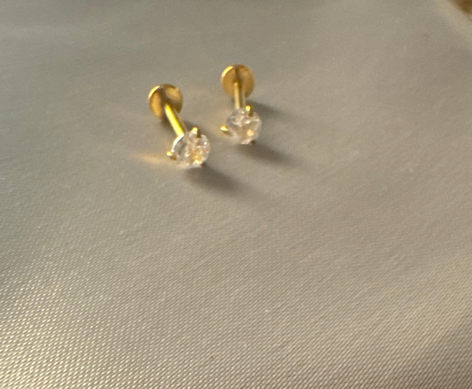 Simple zircon ball back earring