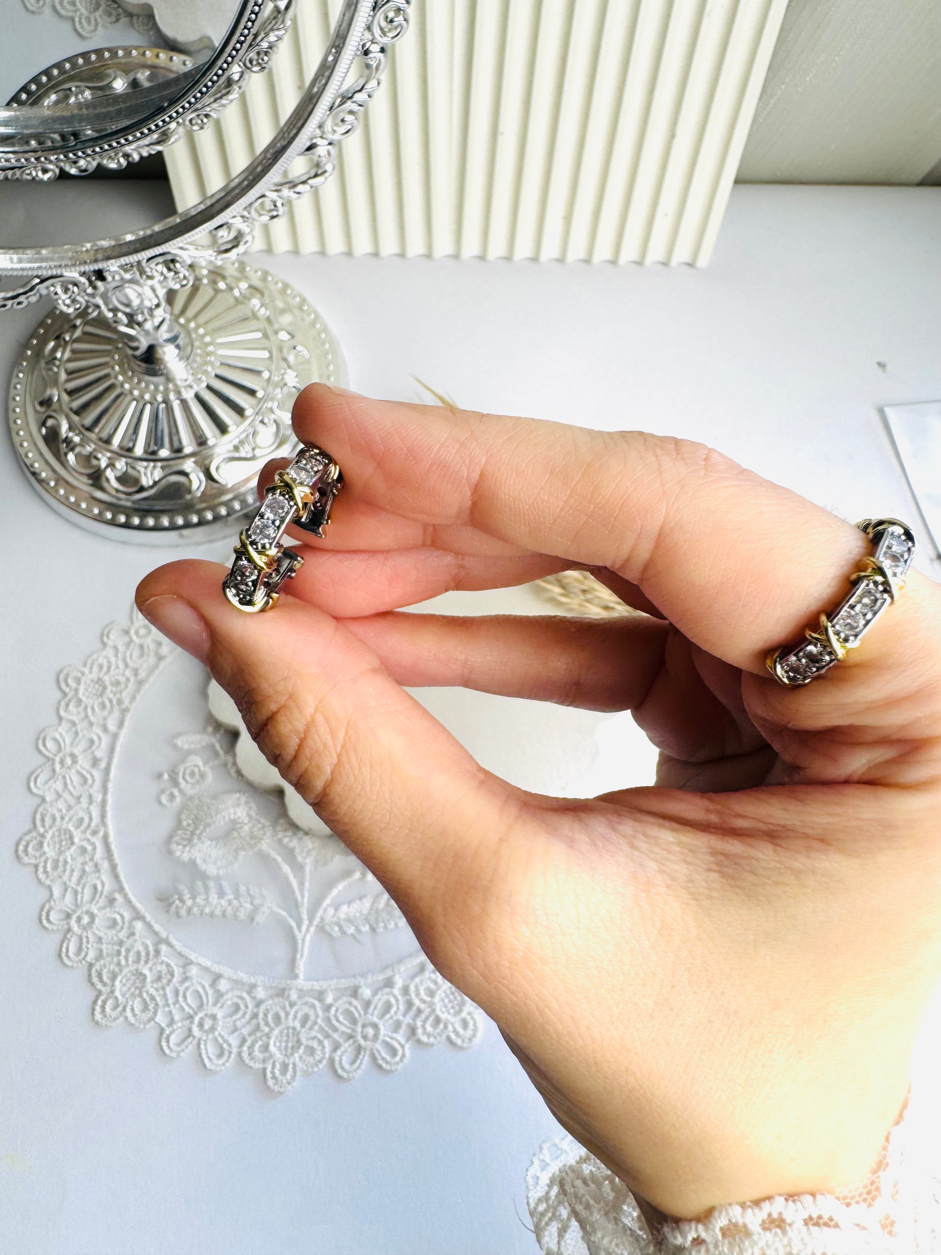 Cross strus zircon ring(free size )