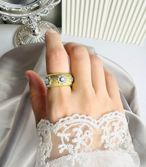 Bold zircon ring free size