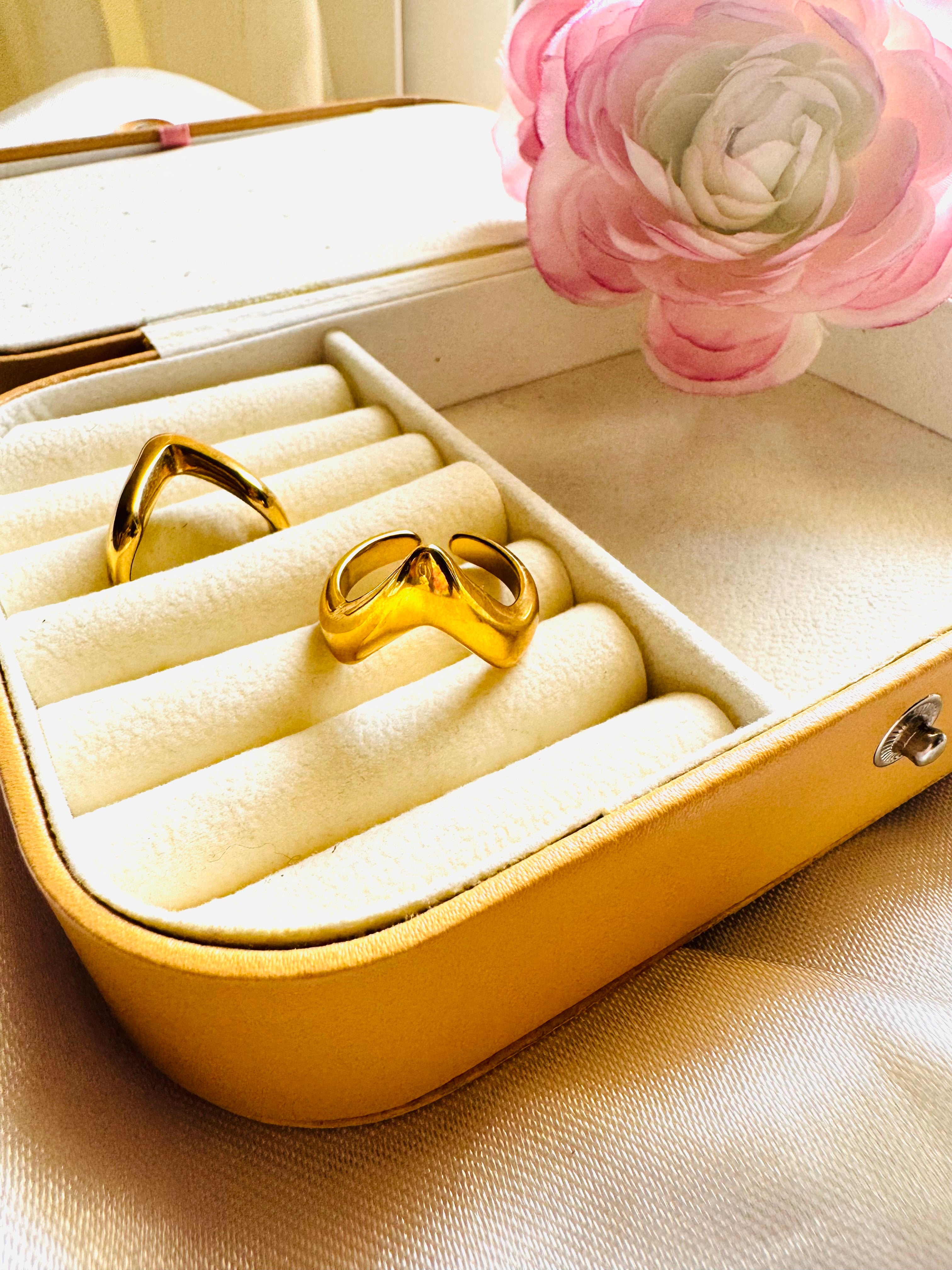 Arrow ring free size [ 18&19]