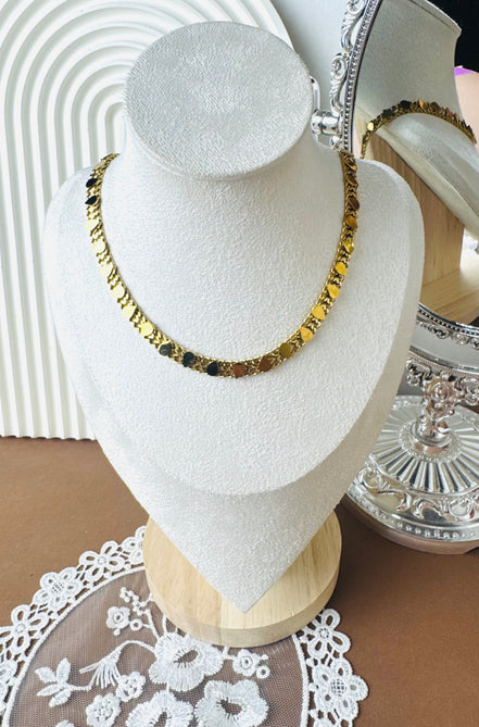 New grumaet necklace