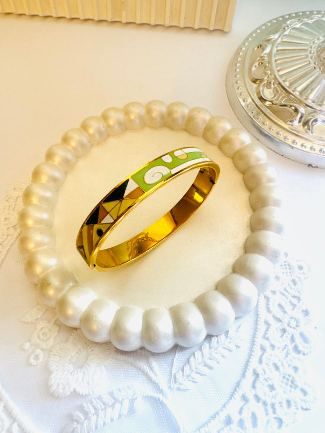 Colourful bangle