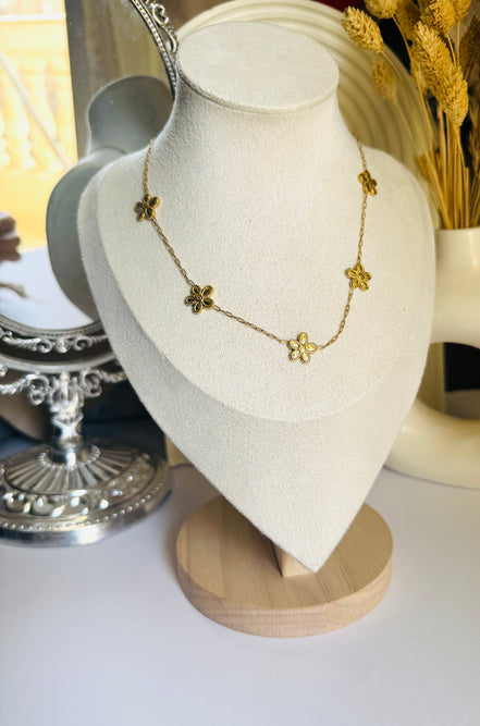 Five Flowers necklace