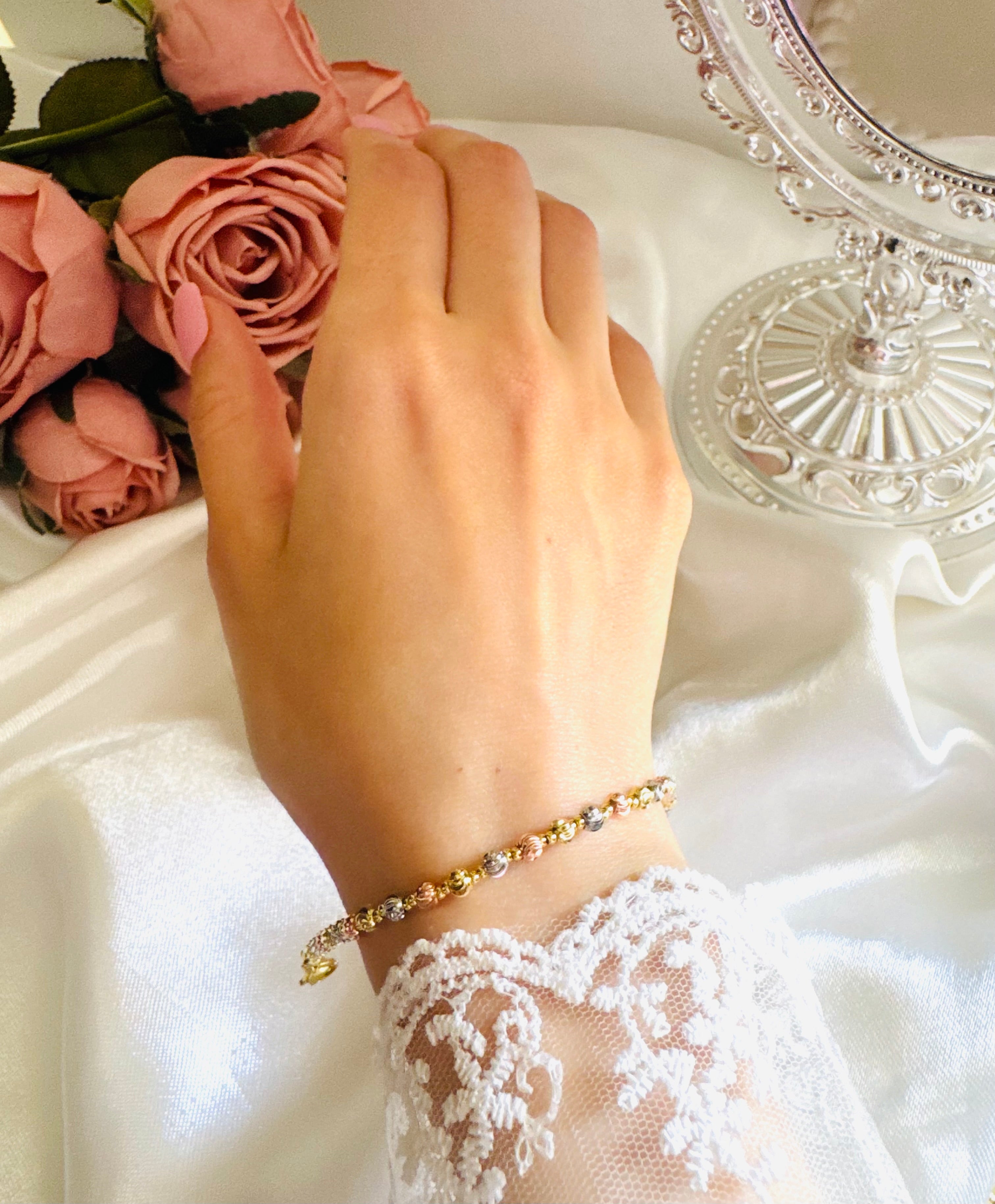 Unique colored balls bracelet