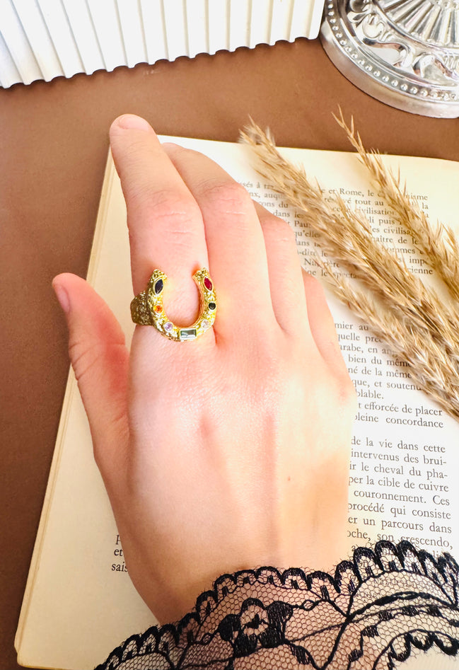 Unique ring