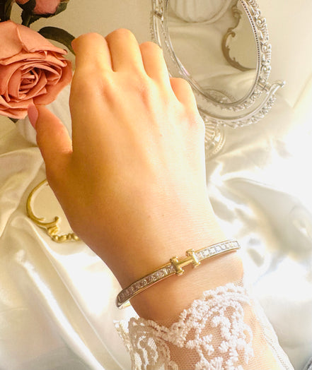 Hurmes zircon bangle