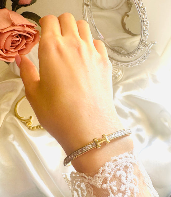 Hurmes zircon bangle