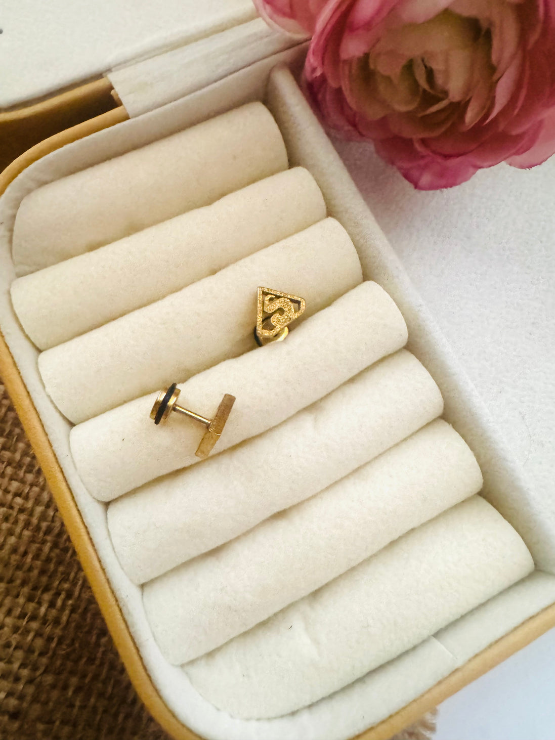 Super flat back earring