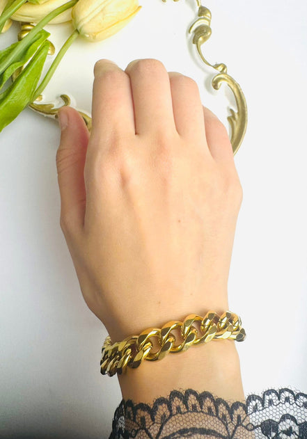 Bold groumaeh bracelet