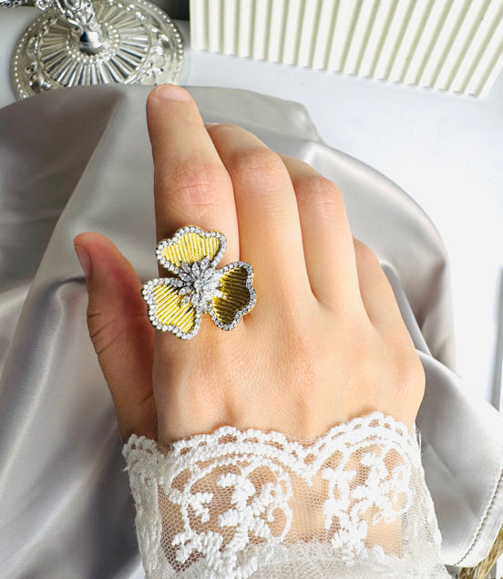 Flower zircon ring ( free size )