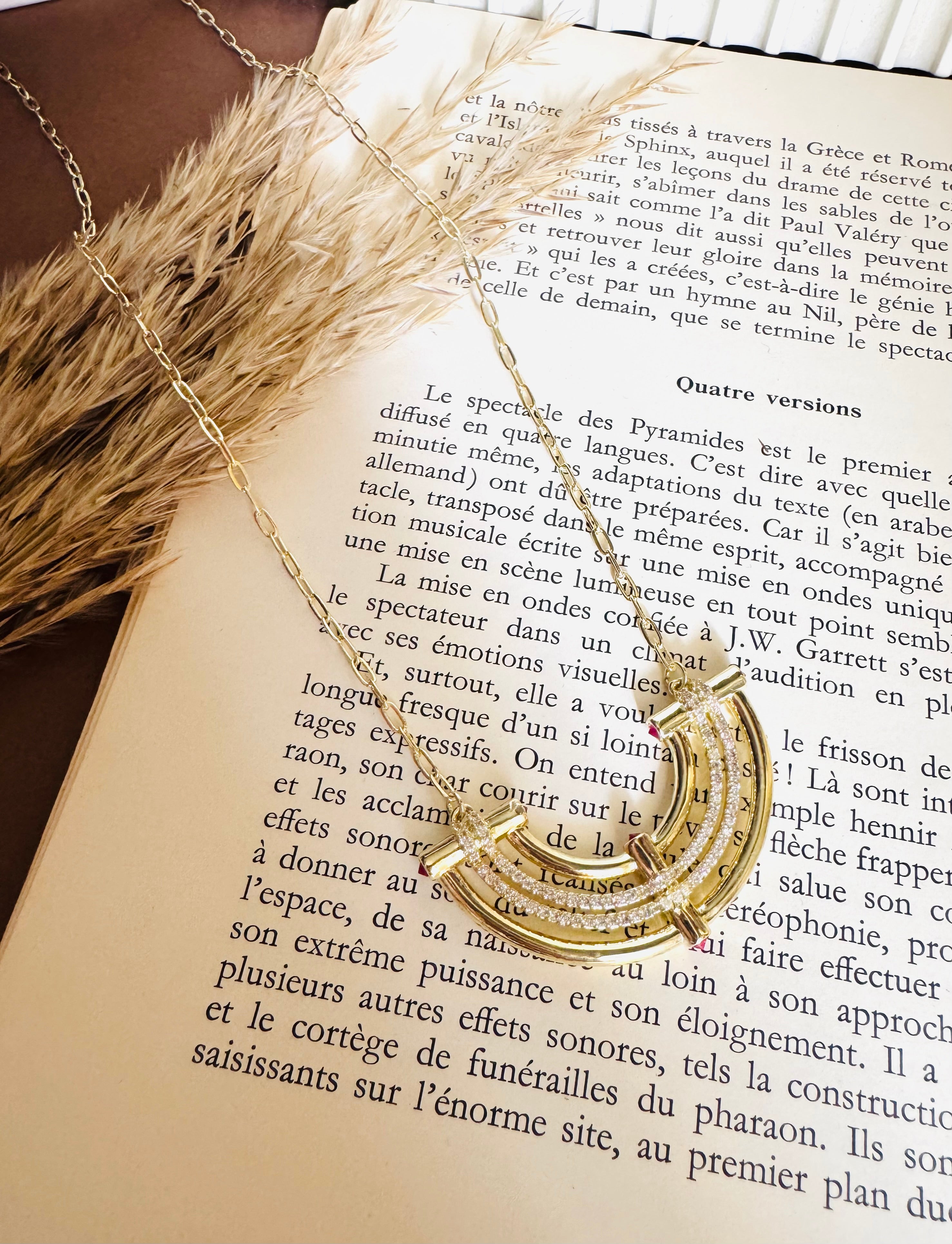 Half circle zircon necklace