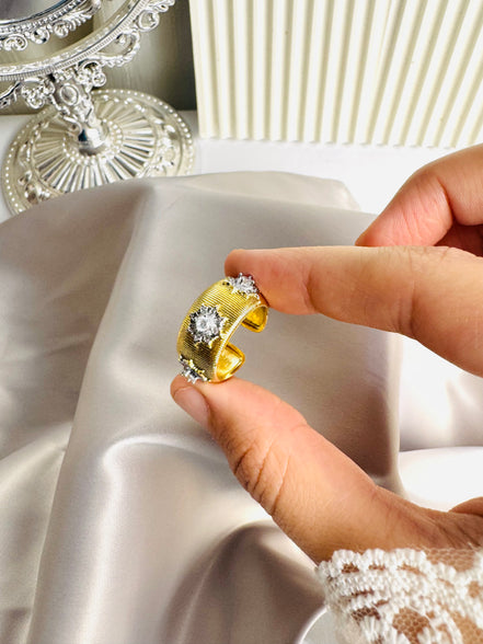 Bold zircon ring free size