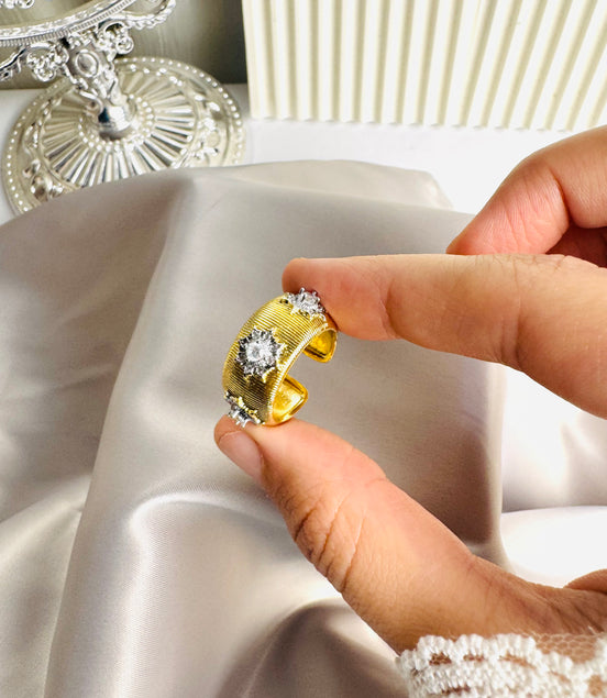 Bold zircon ring free size