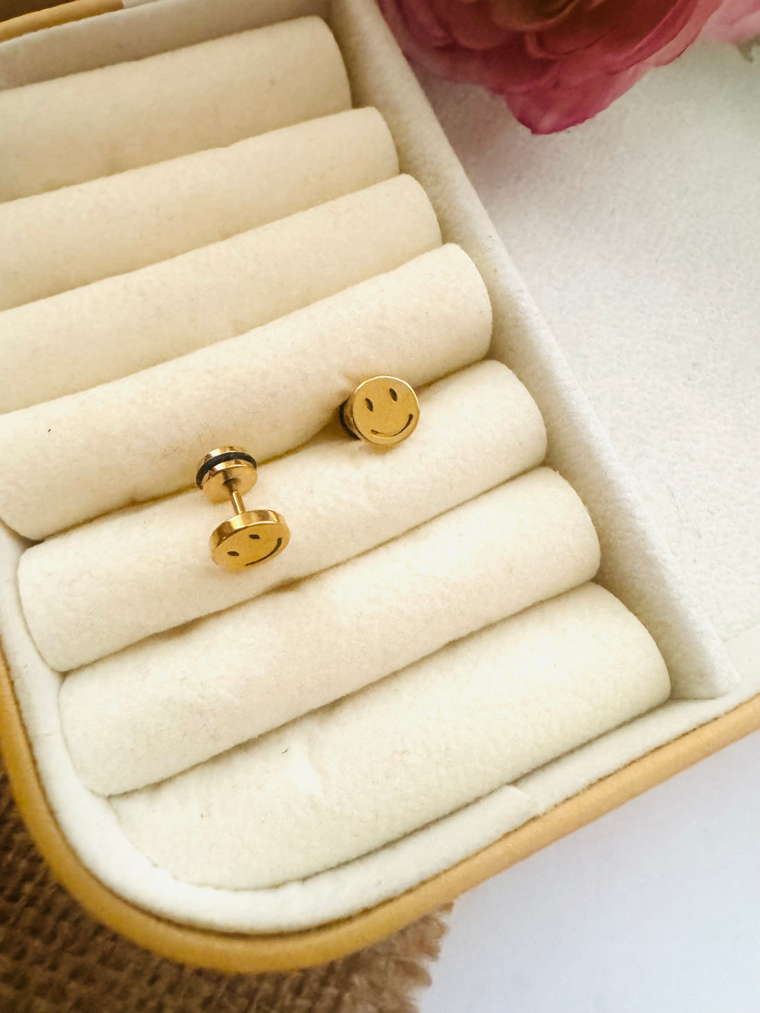 Smile flat back earring