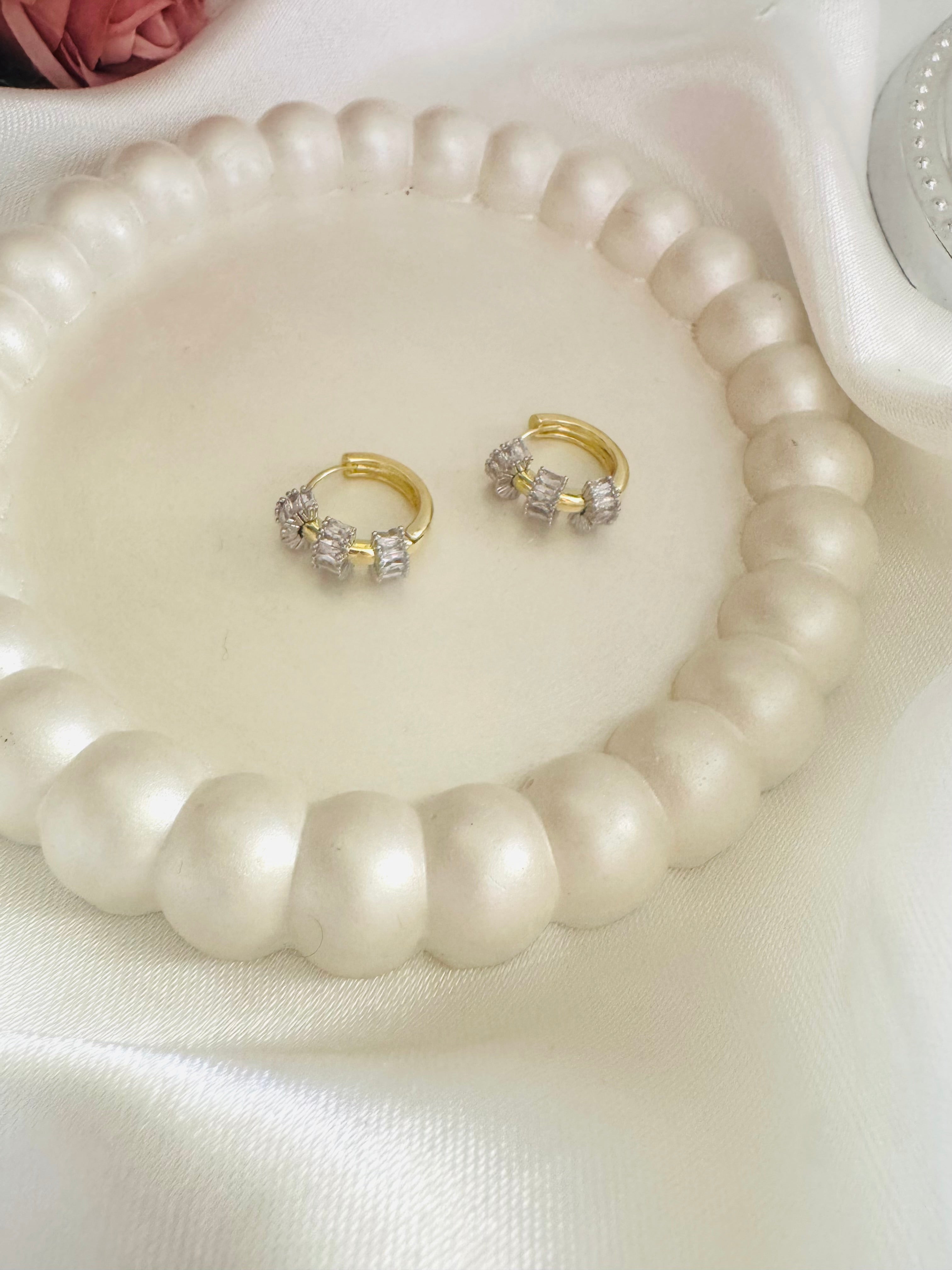 Trendy struss earring