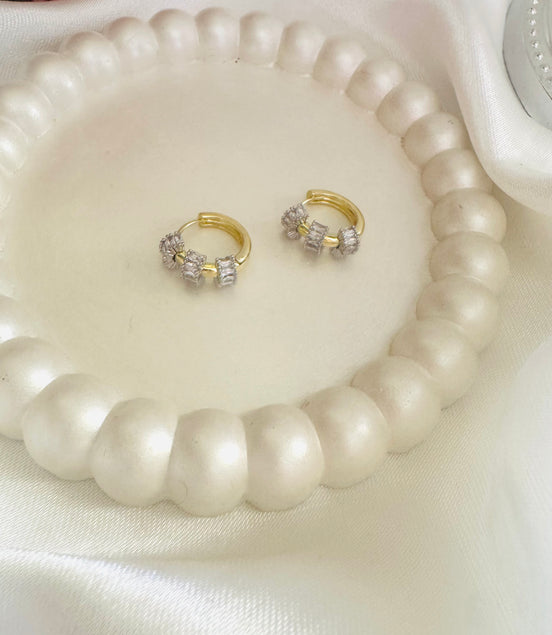 Trendy struss earring