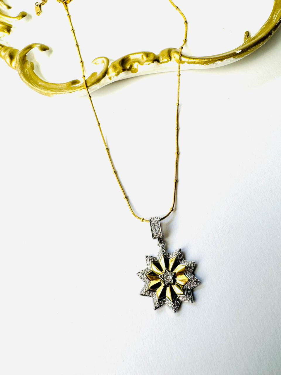 Flower silver & gold strus necklace