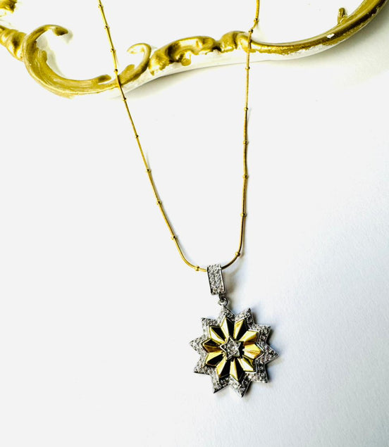 Flower silver & gold strus necklace