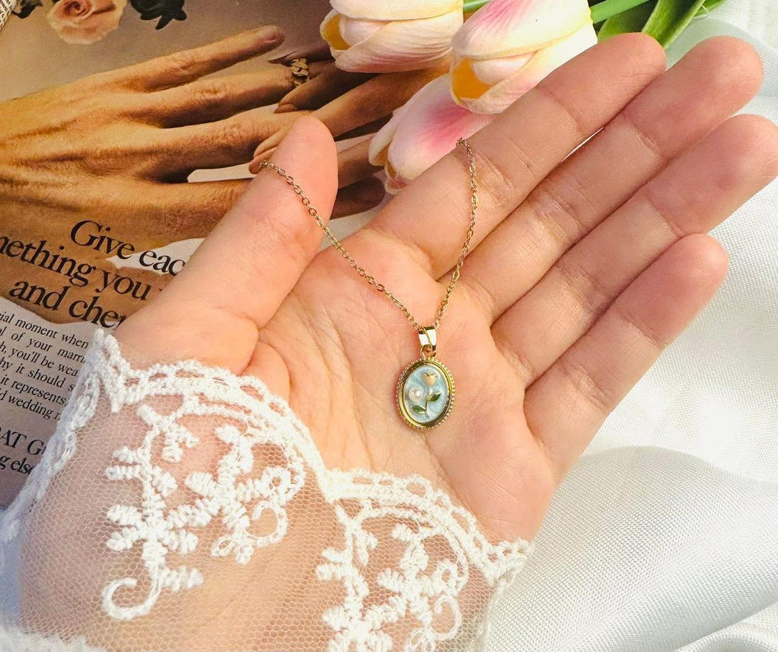 Baby blue flower necklace