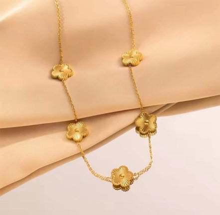 van clef golden flower necklace