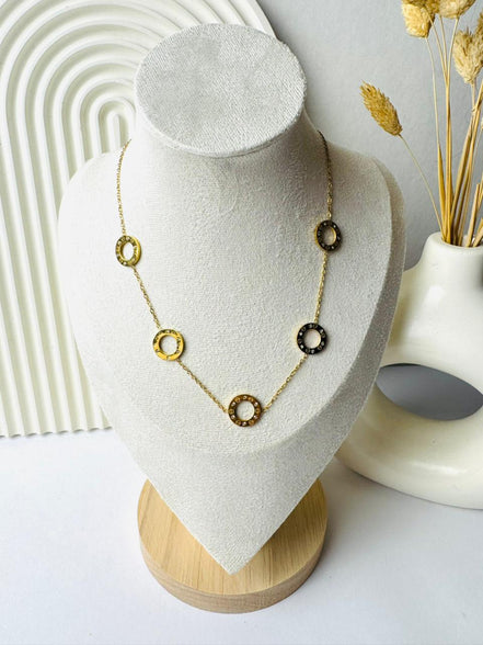 Circle carteir necklace