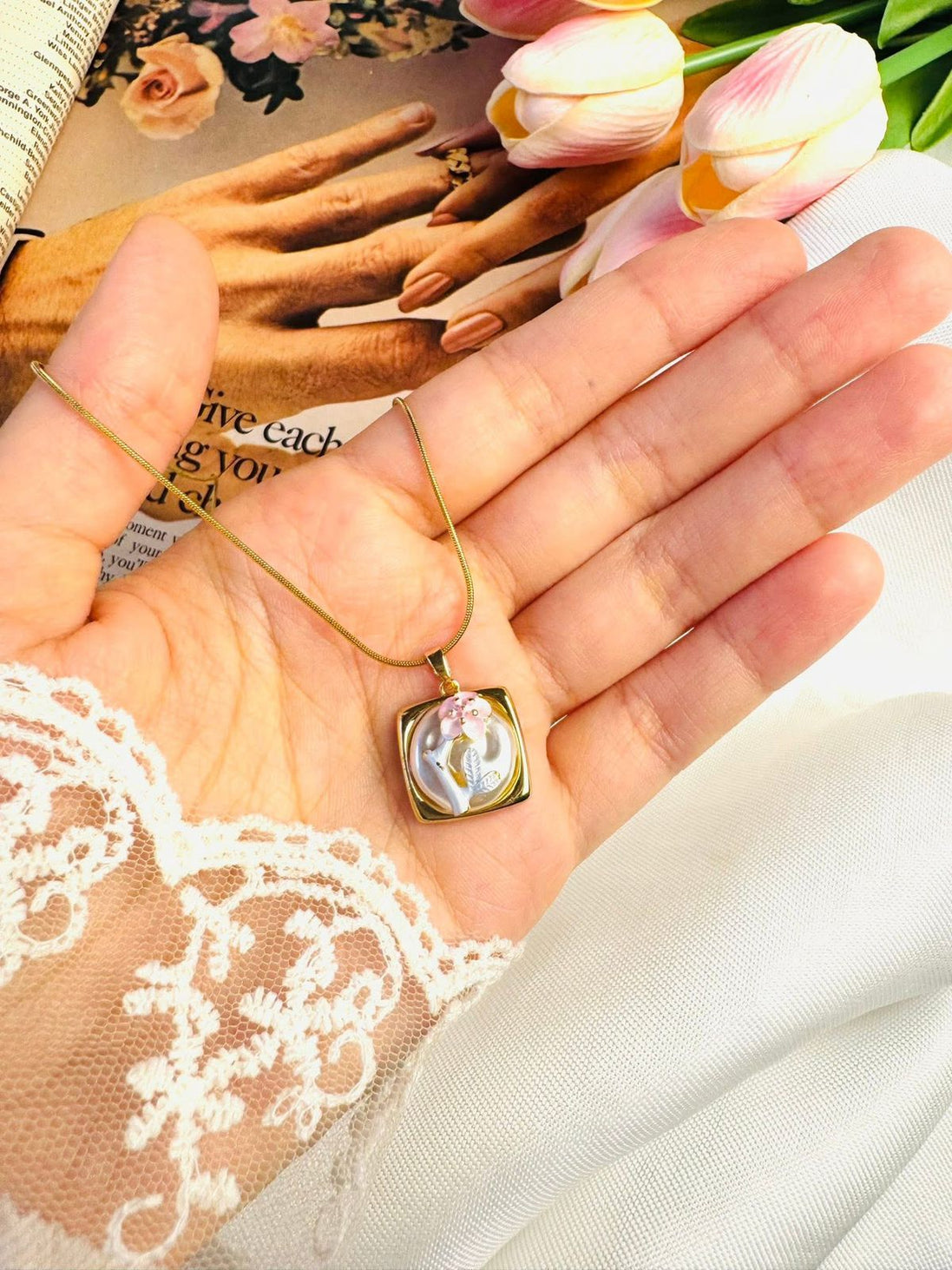 Square white flower necklace