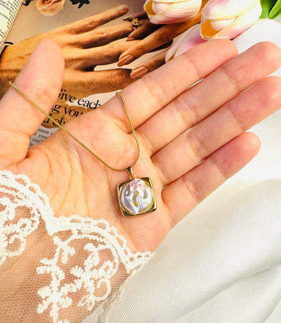 Square white flower necklace