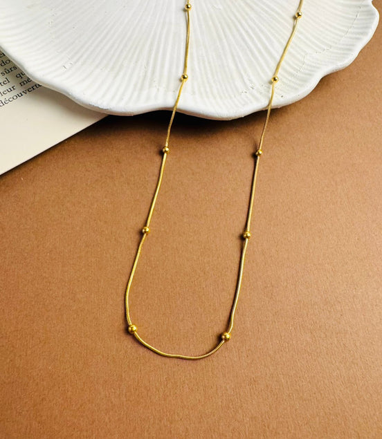 Small ball basic necklace