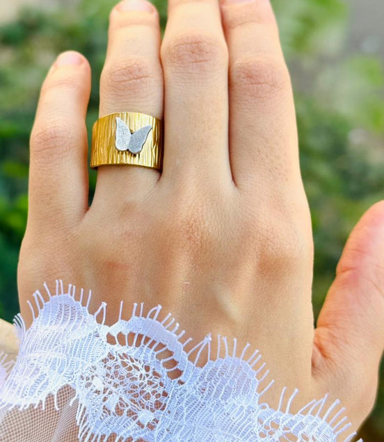 Butter fly ring