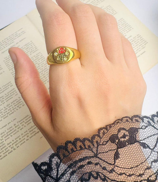 Red flower ring