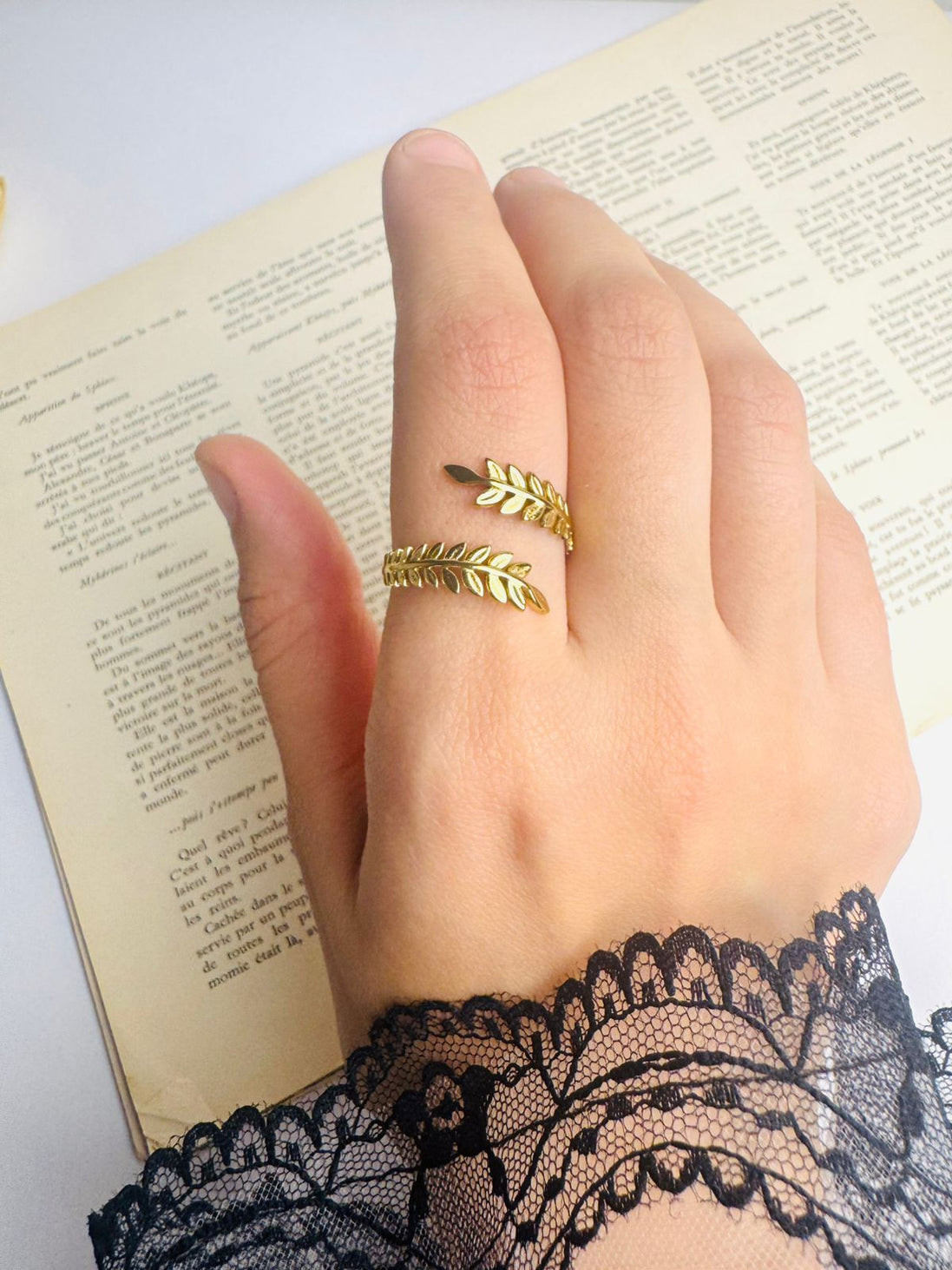 small leaf ring