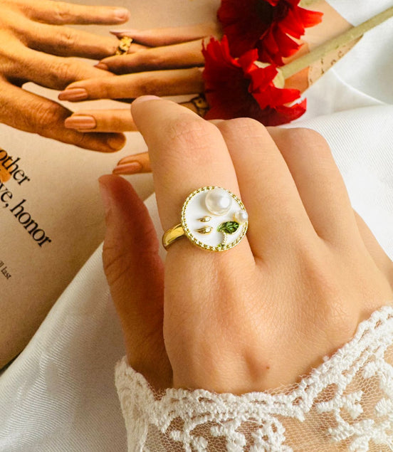 White circle flower ring