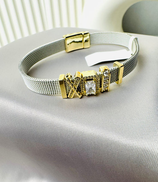 Silver unique bangle