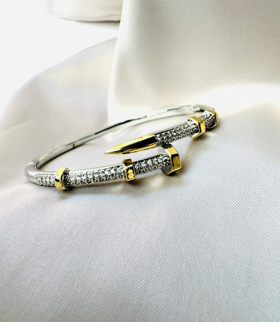 Nail zircon bangle