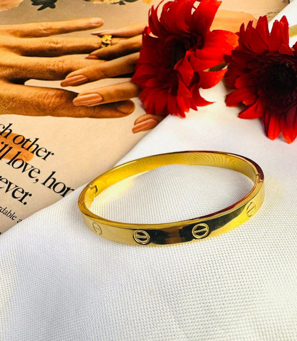 Carteir golden bangle