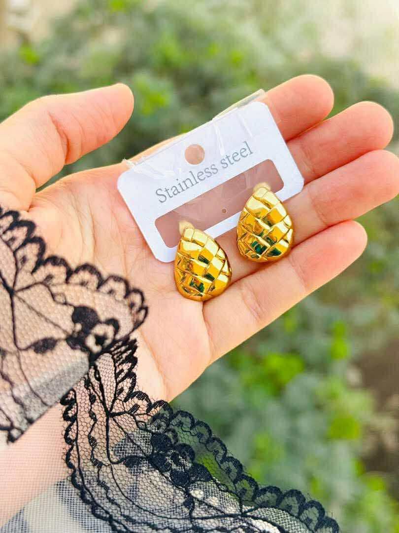 Tear squares earring