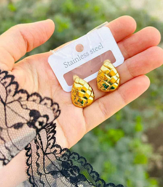 Tear squares earring