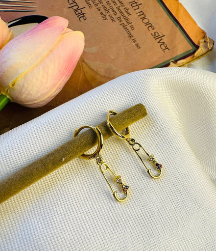 Pin earring