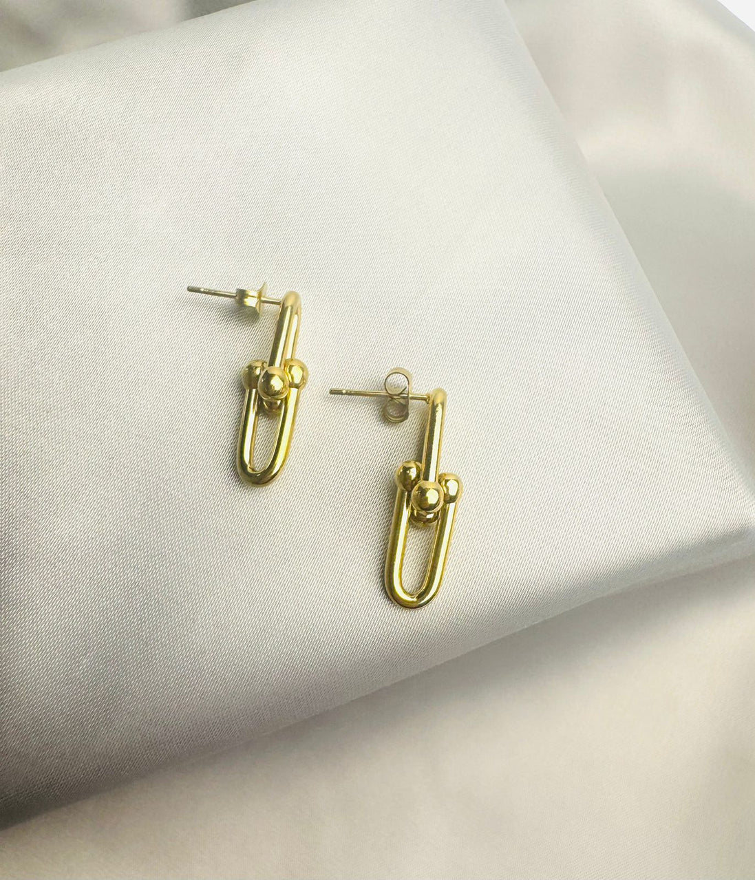 Basic tefiny earring