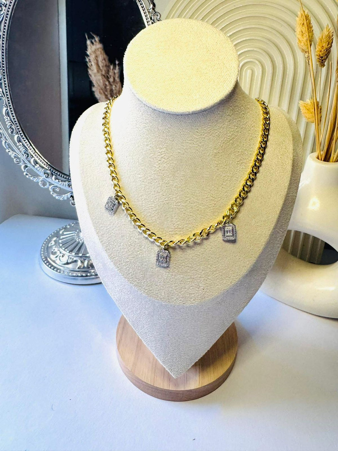 Lazordi square necklace