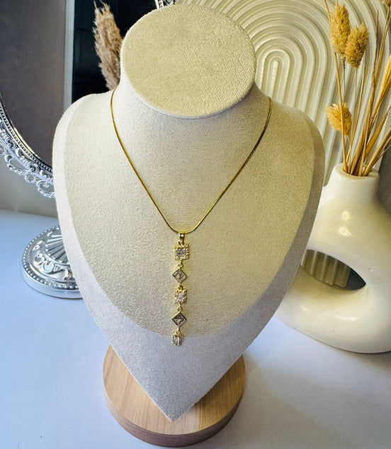 Zircon long necklace